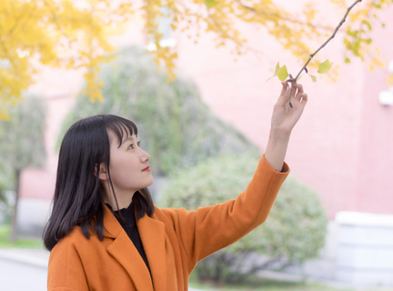 渝武项目四分部草街嘉陵江特大桥10#承台混凝土第一层浇筑顺利完成